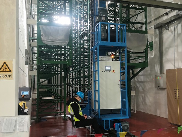 Sistema de almacén automatizado para la industria automotriz