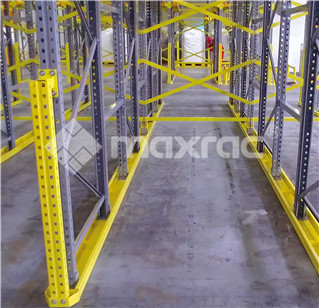 Anti-collision upright